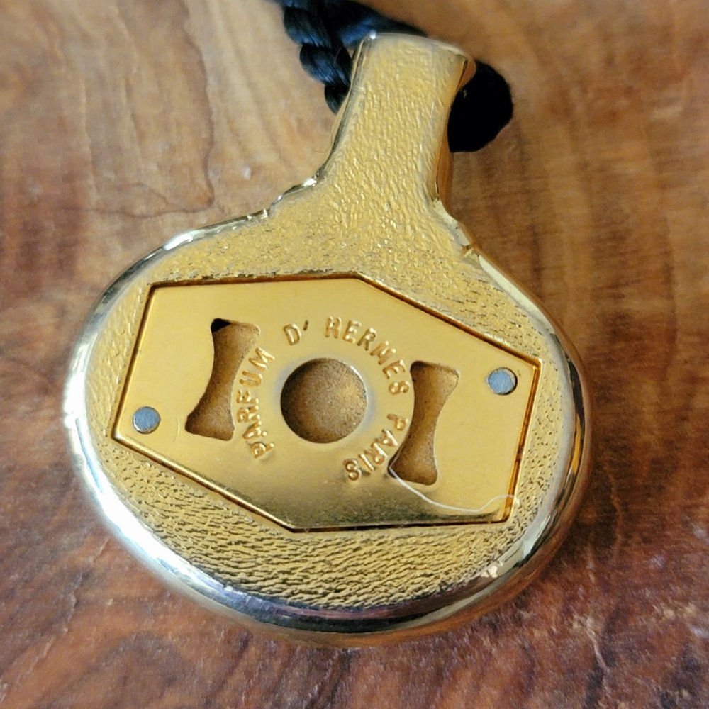 Hermes Perfume diffuser necklace - Picture 2 of 4